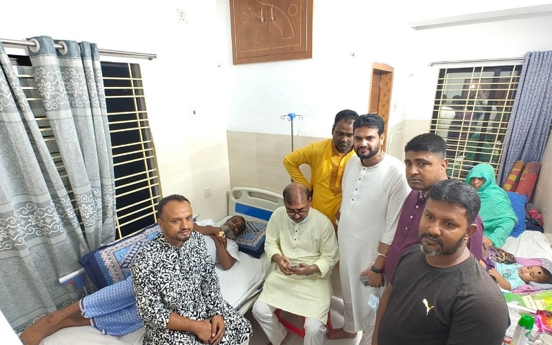 বেনাপোল পৌর যুবদল নেতা আসাদের পিতার অপারেশন সফল : খোঁজখবর নিলেন মফিকুল হাসান তৃপ্তি